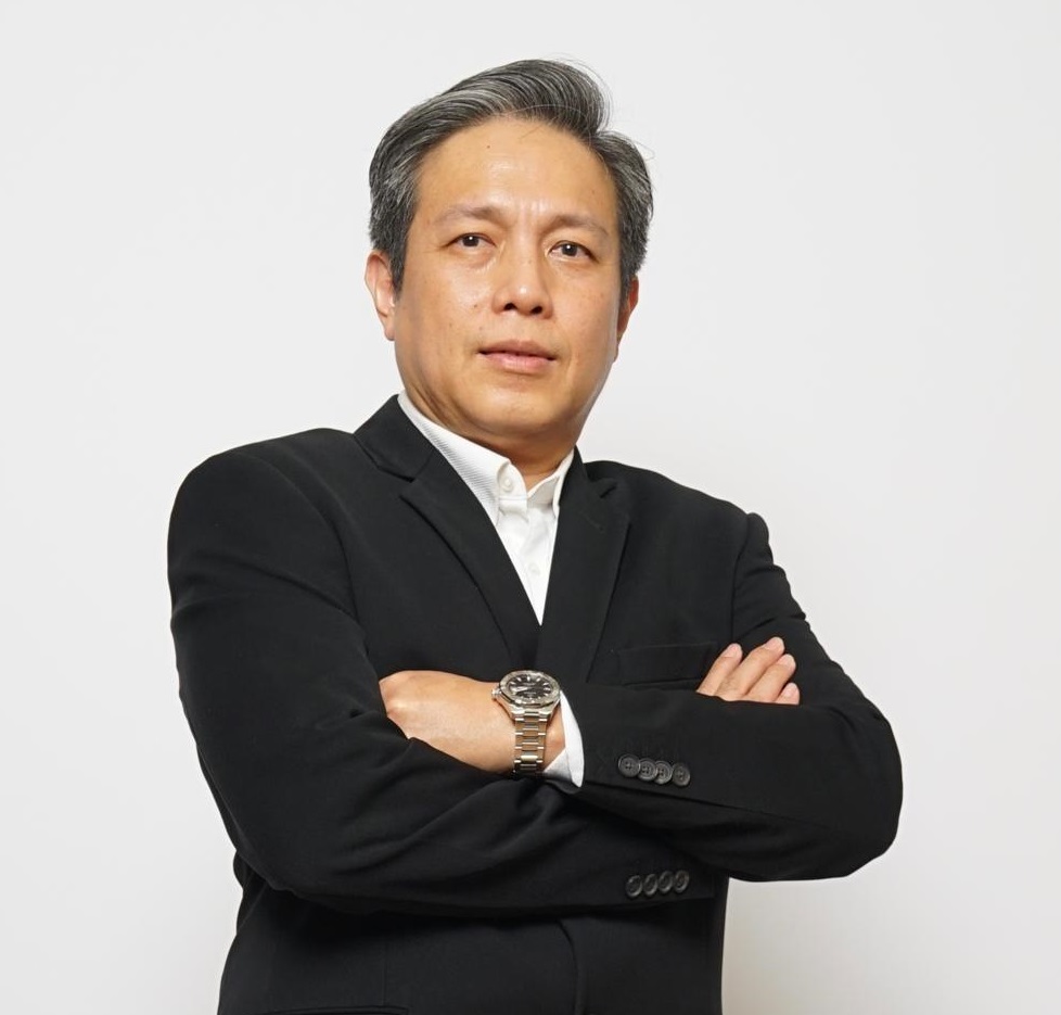 dr. Sandy Qlintang M.Biomed